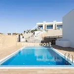 The Oasis El Medano, By Nivariahost *