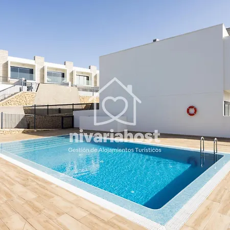 The Oasis El Medano, By Nivariahost *